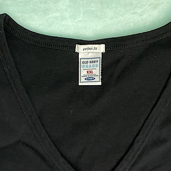 Old Navy Perfect Fit Black T-shirt XXL V-Neck - Picture 2 of 2